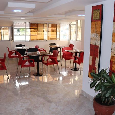 Hotel Torre De Granada Cali Esterno foto
