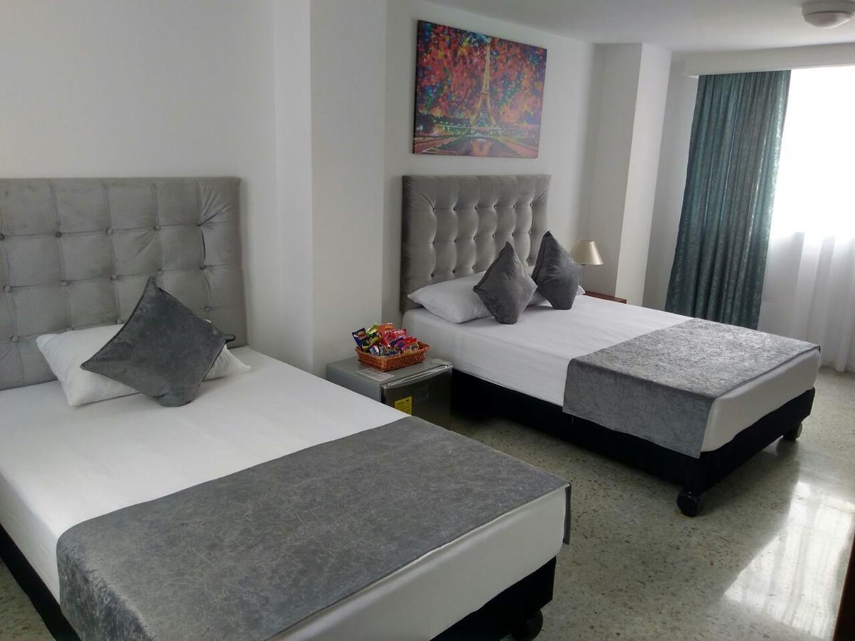 Hotel Torre De Granada Cali Esterno foto