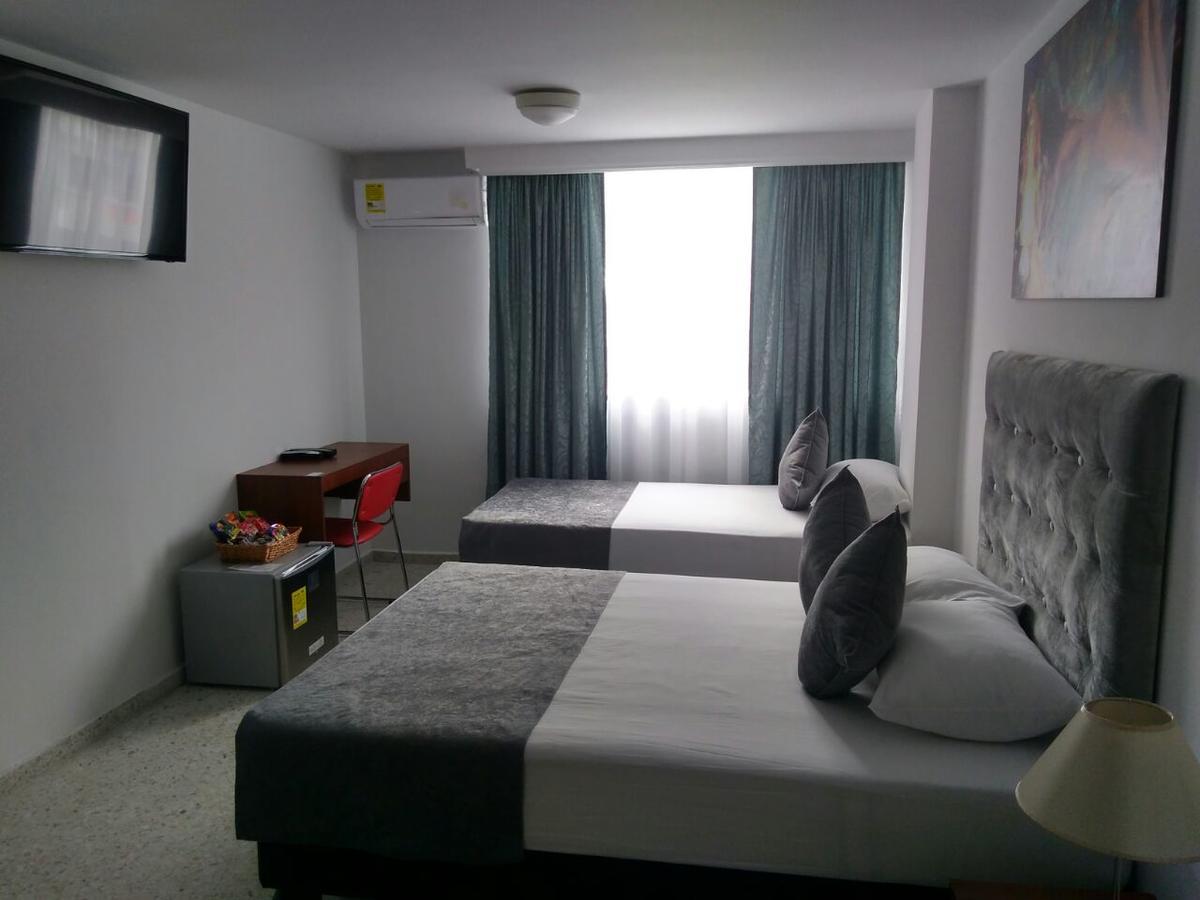 Hotel Torre De Granada Cali Esterno foto