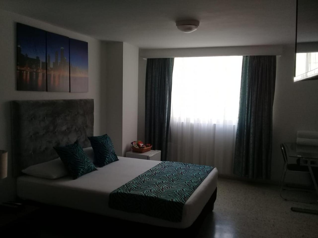 Hotel Torre De Granada Cali Esterno foto